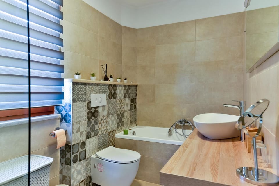 Bathroom, Bath