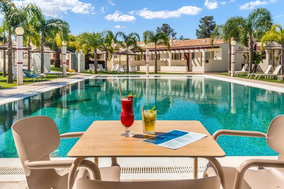 Swimming pool, Drinks