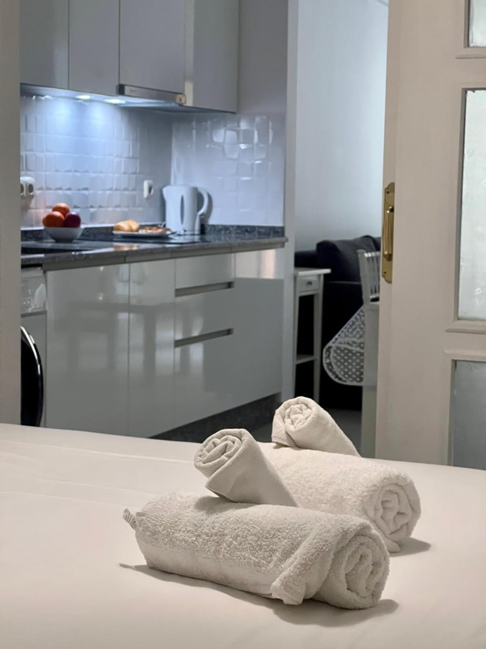 Kitchen or kitchenette, Photo of the whole room, Bedroom, towels