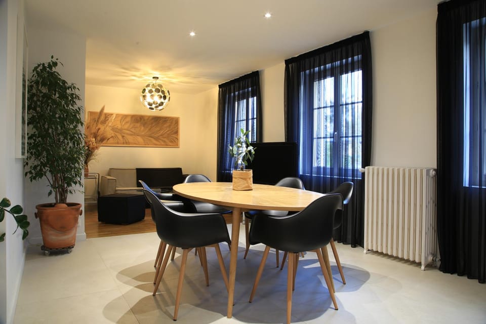 Living room, Seating area, Dining area