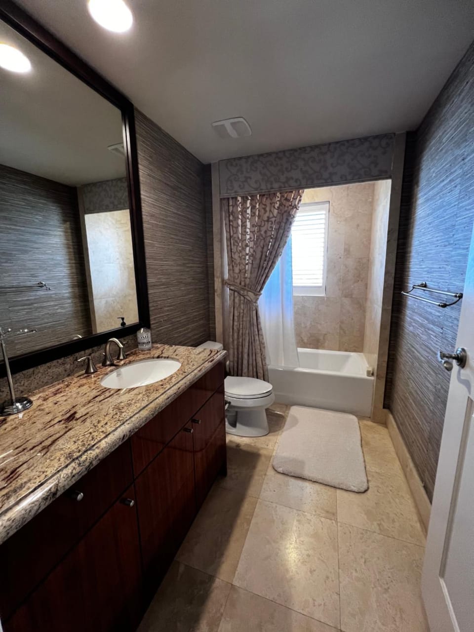 Shower, Toilet, Bathroom, Bath