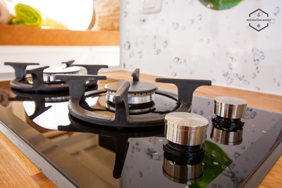 Coffee/tea facilities, Kitchen or kitchenette