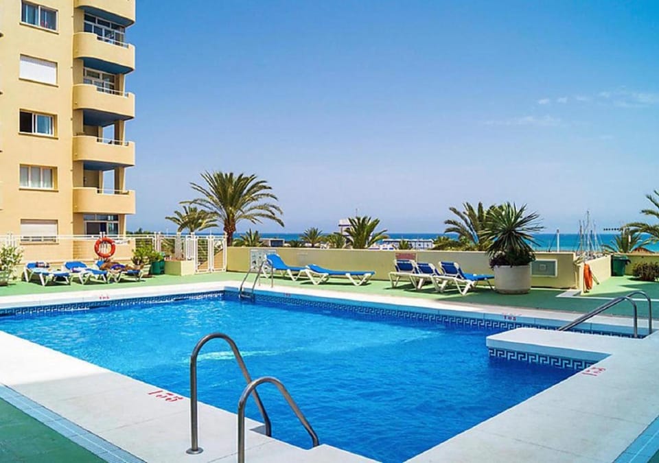 Property building, Swimming pool, Swimming pool