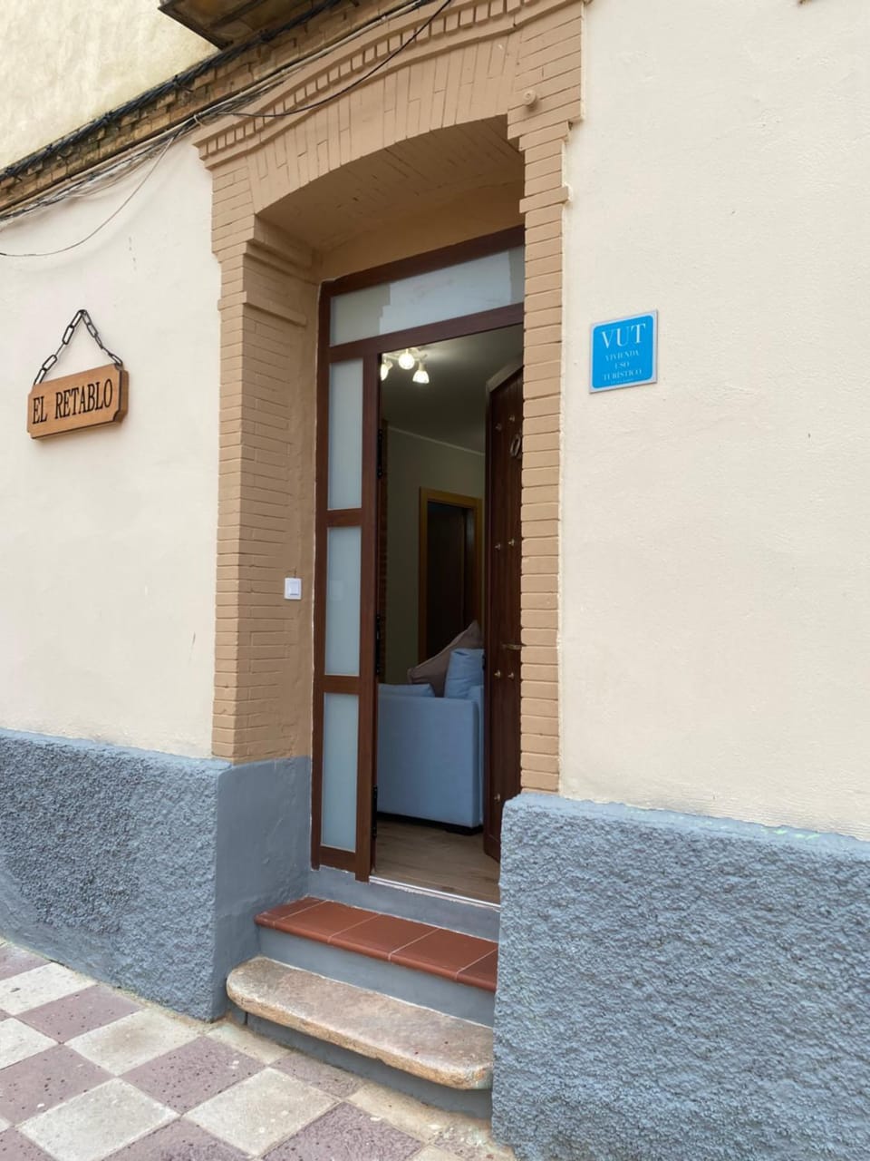 Facade/entrance