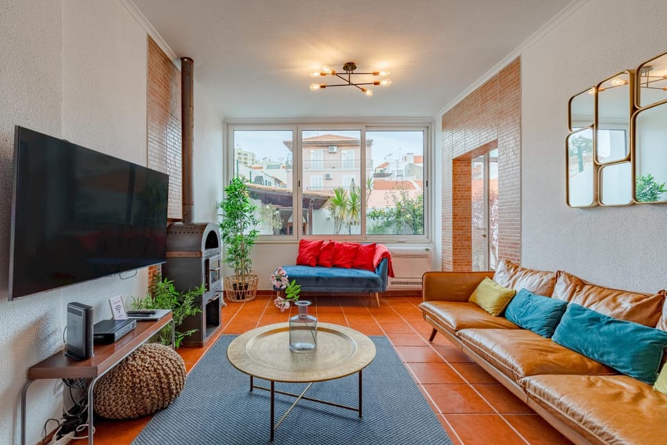 TV and multimedia, Living room, Seating area, fireplace