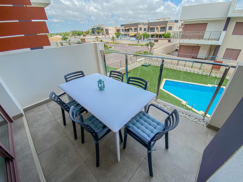 Balcony/Terrace, Pool view