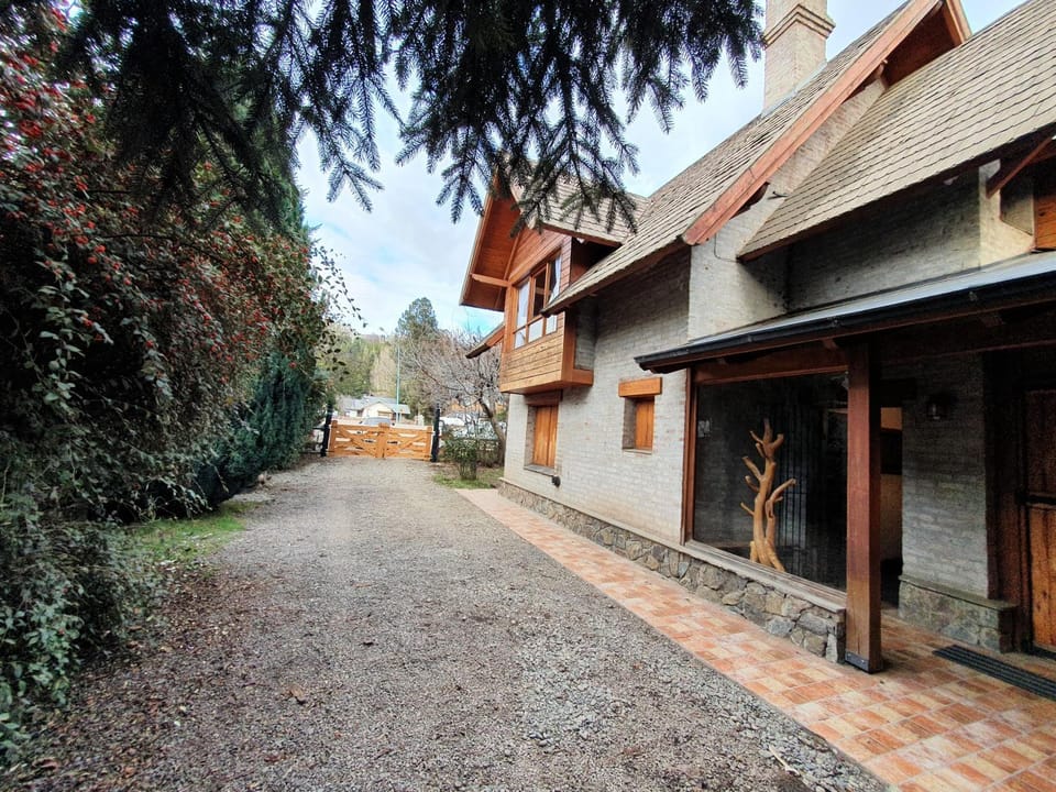 Property building, Facade/entrance, Parking