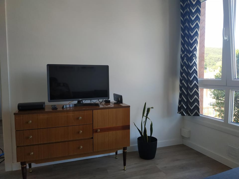 TV and multimedia, locker