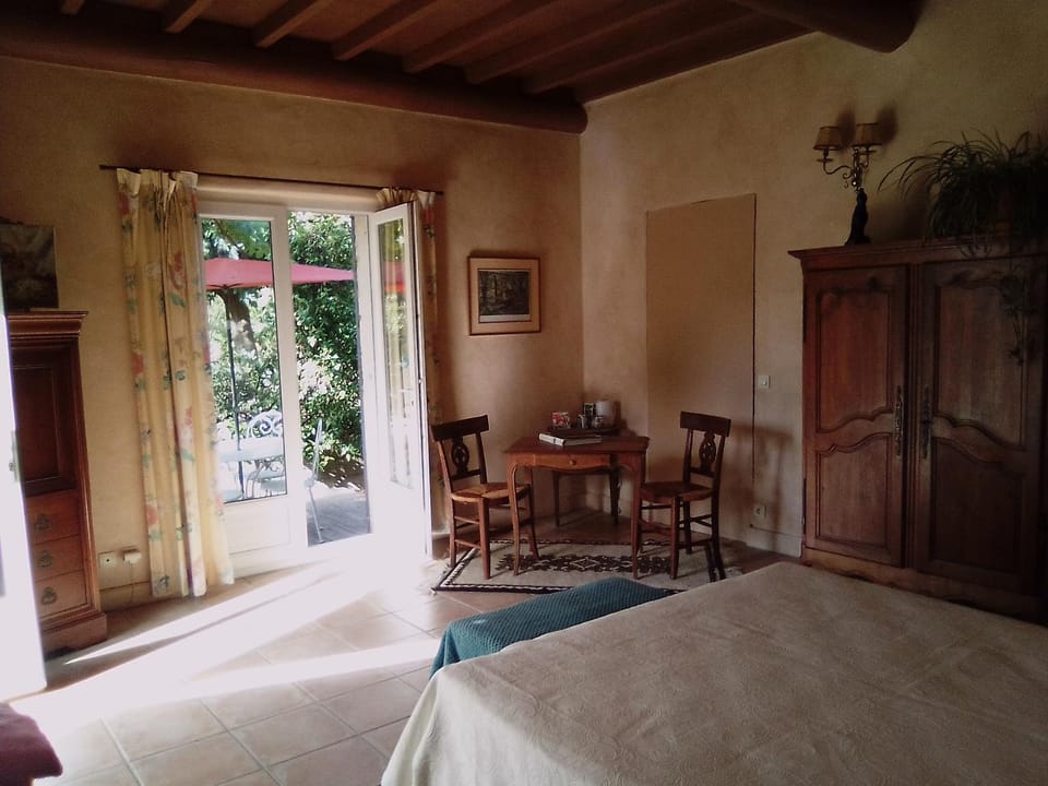 Le Domaine de Belle Bed and Breakfast in L'Isle-sur-la-Sorgue