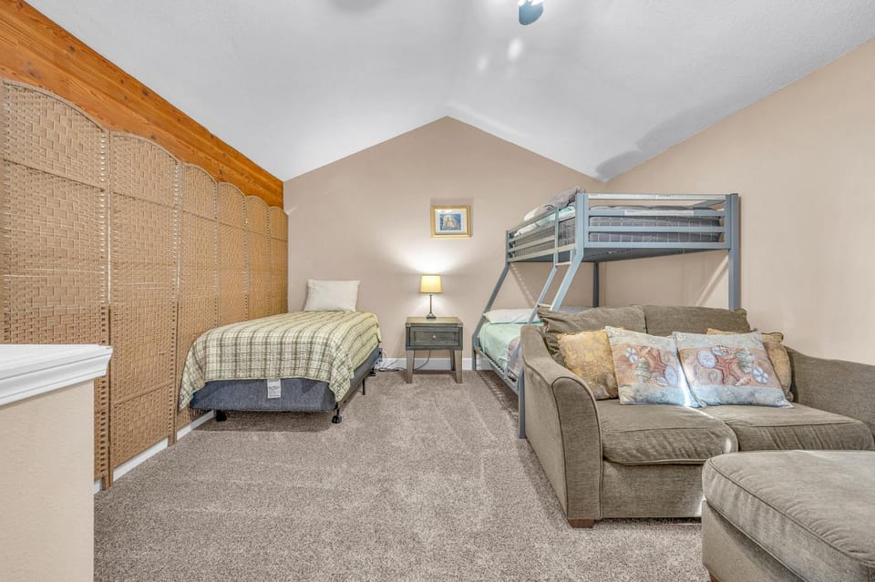 Bay Echo House in Depoe Bay