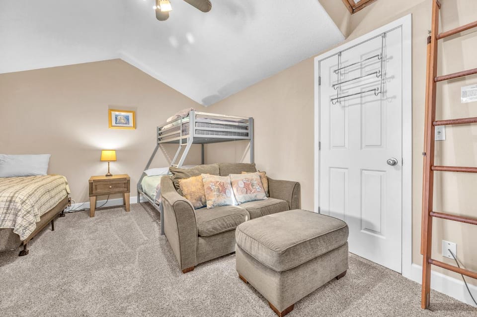 Bay Echo House in Depoe Bay