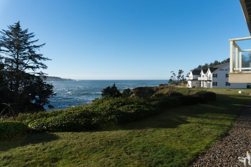 Commodore 1 House in Depoe Bay
