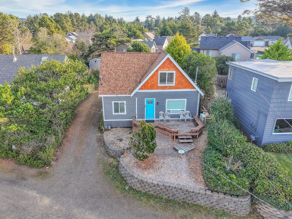 Coral Cottage House in Lincoln Beach