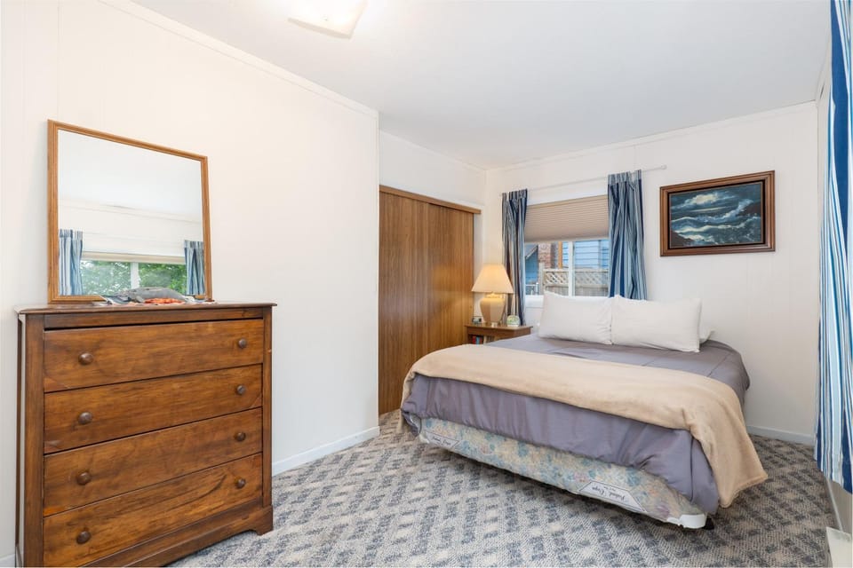 Easy Street House in Rockaway Beach