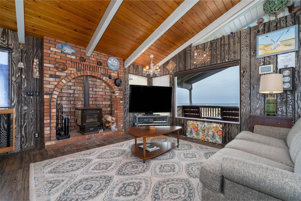 La Playa House in Rockaway Beach