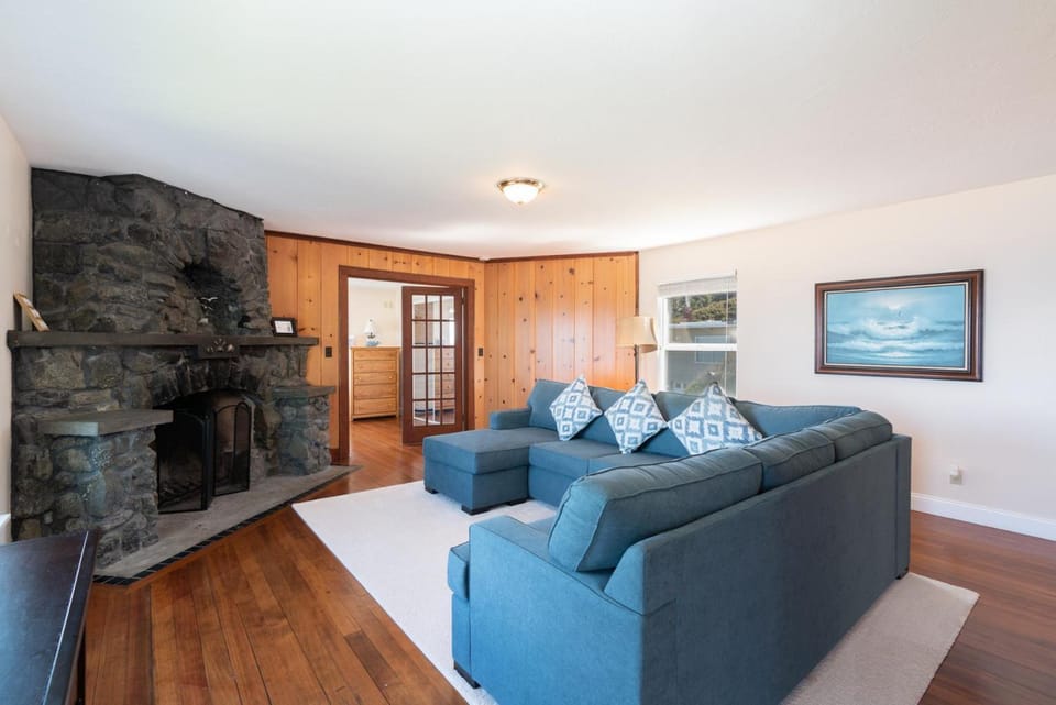 New Breakers House in Lincoln City