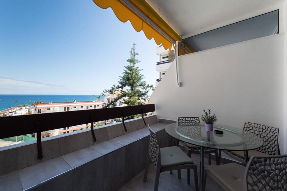Las Arenas - apartamento moderno con vistas al mar y WiFi veloz de fibra óptica Apartment in Maspalomas