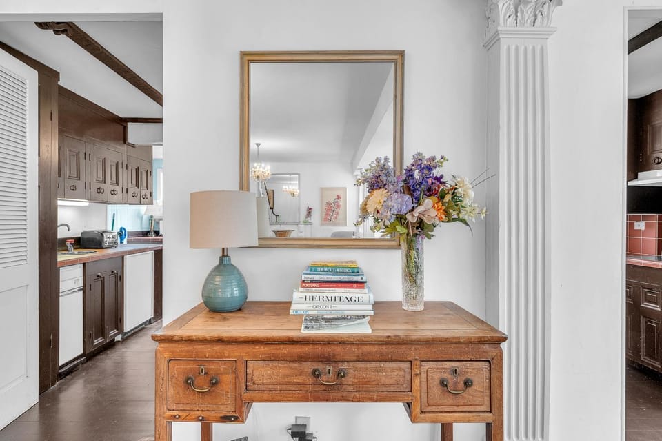 Day, Kitchen or kitchenette, Living room, furniture