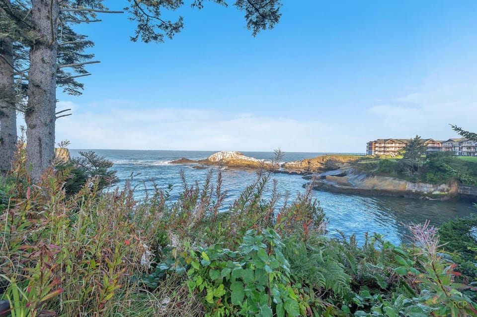 Pirates Cove House in Depoe Bay