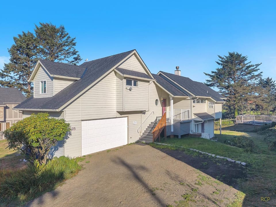 Pirates Cove House in Depoe Bay