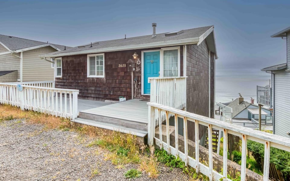 Seas the Day House in Lincoln City