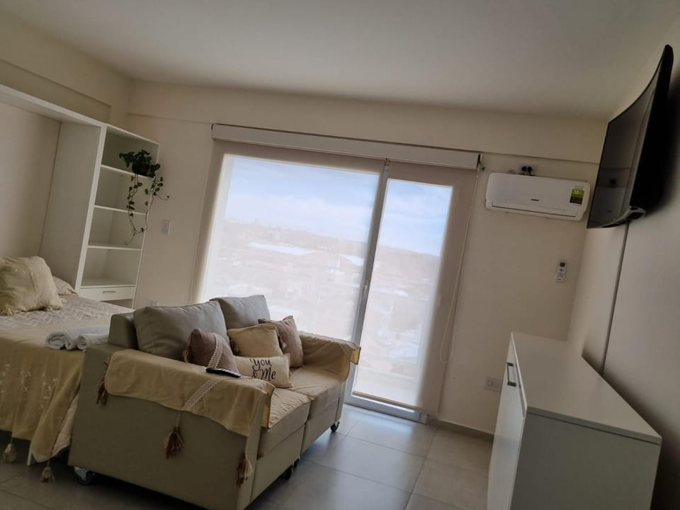 TV and multimedia, Photo of the whole room, Bedroom