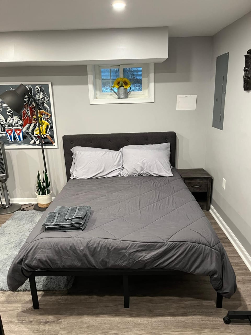 Urban Retreat Basement Studio Only Two Blocks From Metro! OFF STREET PARKING! Apartment in District of Columbia