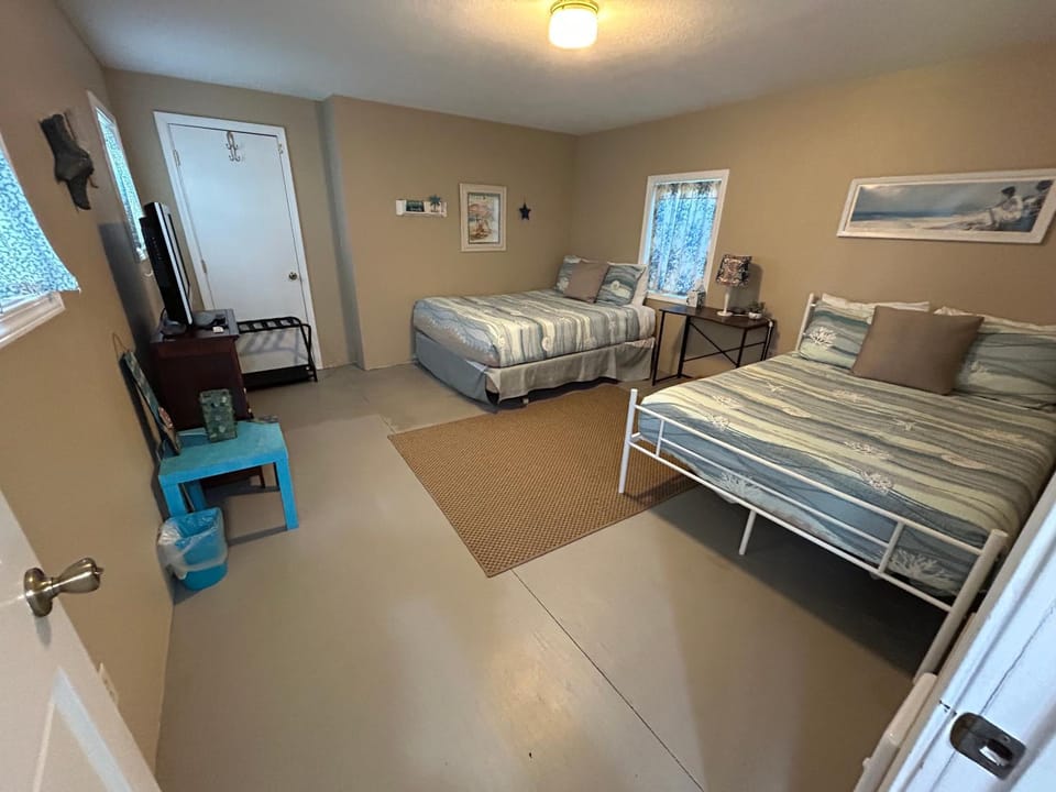 Bed, TV and multimedia, Bedroom, furniture