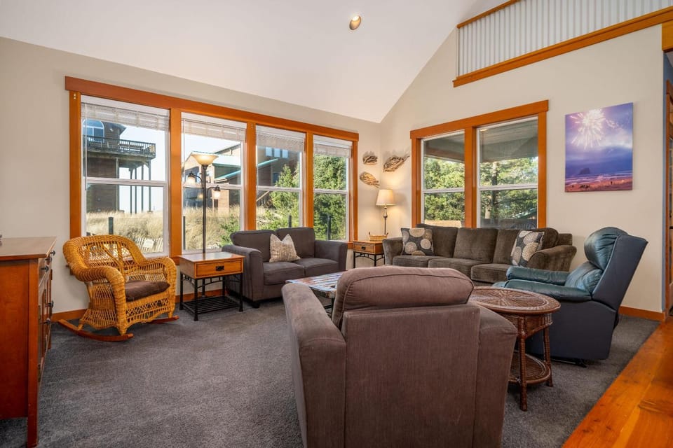 Swallows Nest House in Pacific City