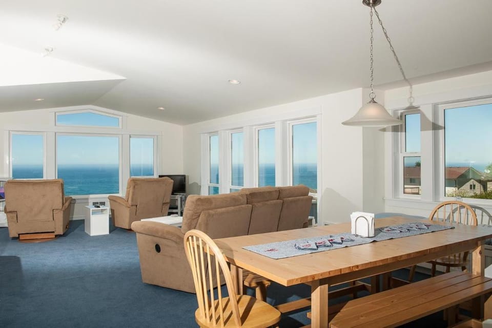 The Lighthouse House in Rockaway Beach