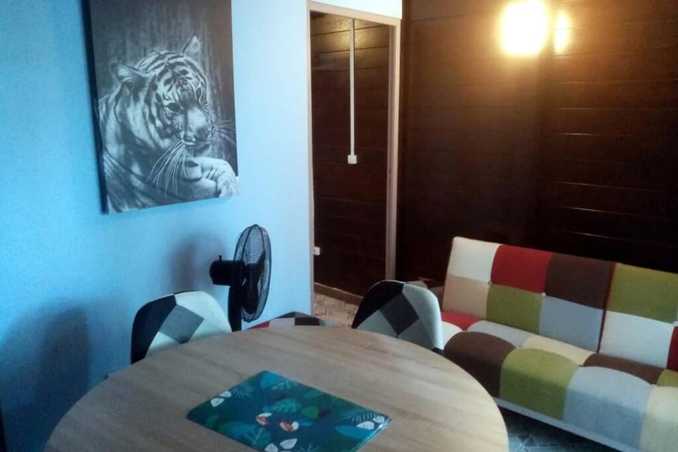 Lounge or bar, Dining area