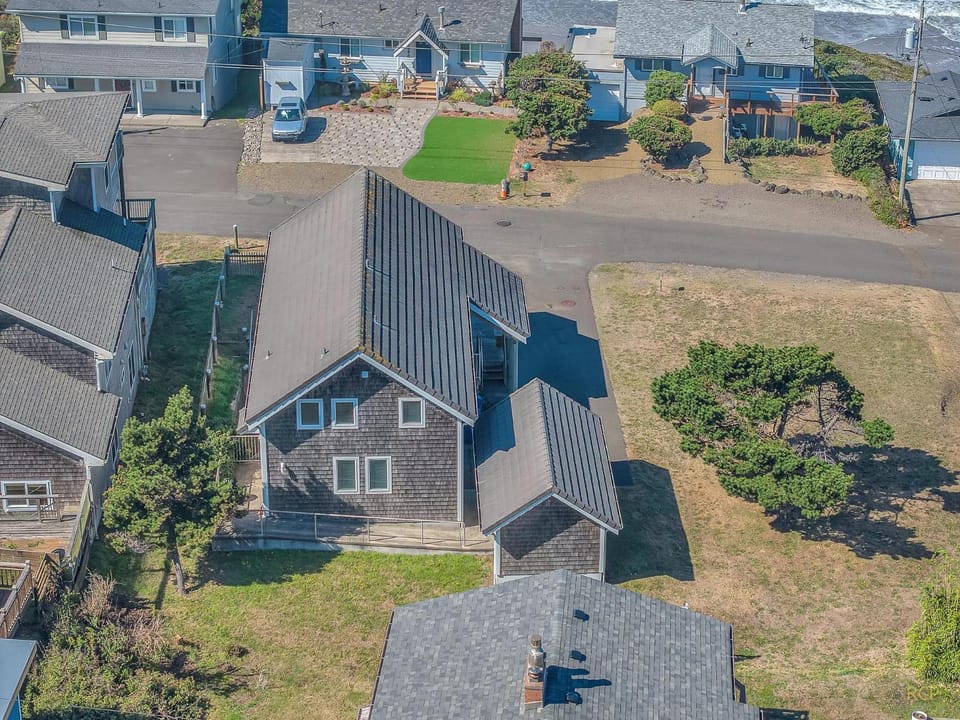 The Tides Inn House in Lincoln City