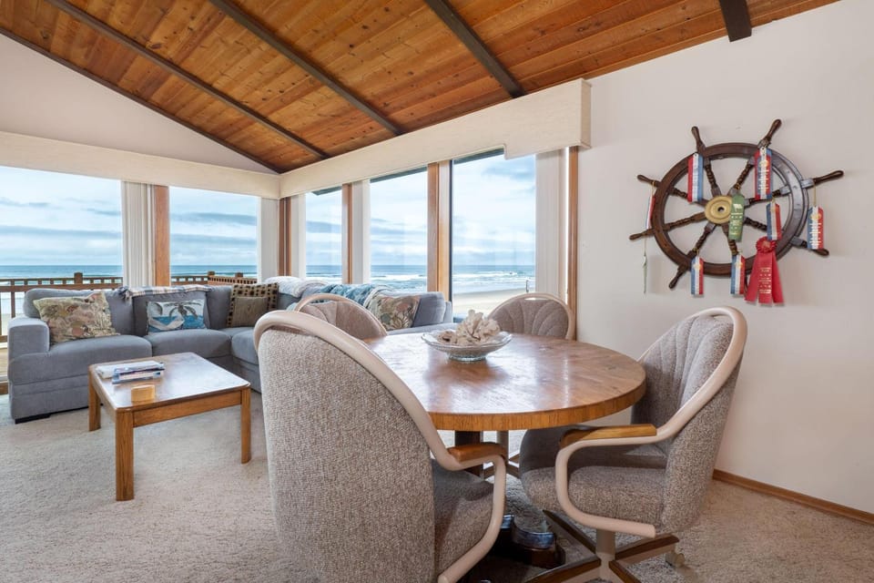 Twin Coho House in Rockaway Beach