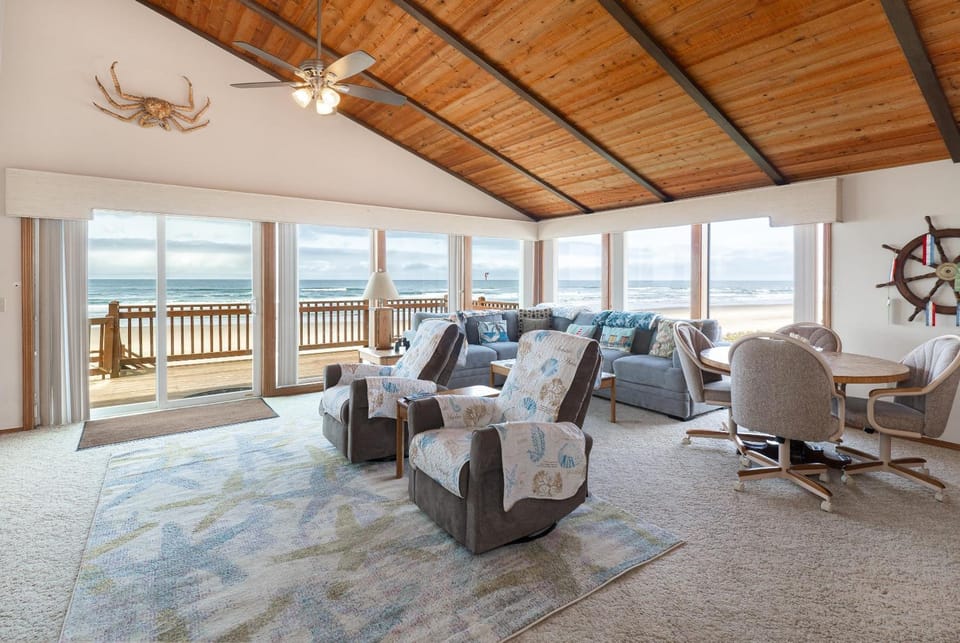 Twin Coho House in Rockaway Beach