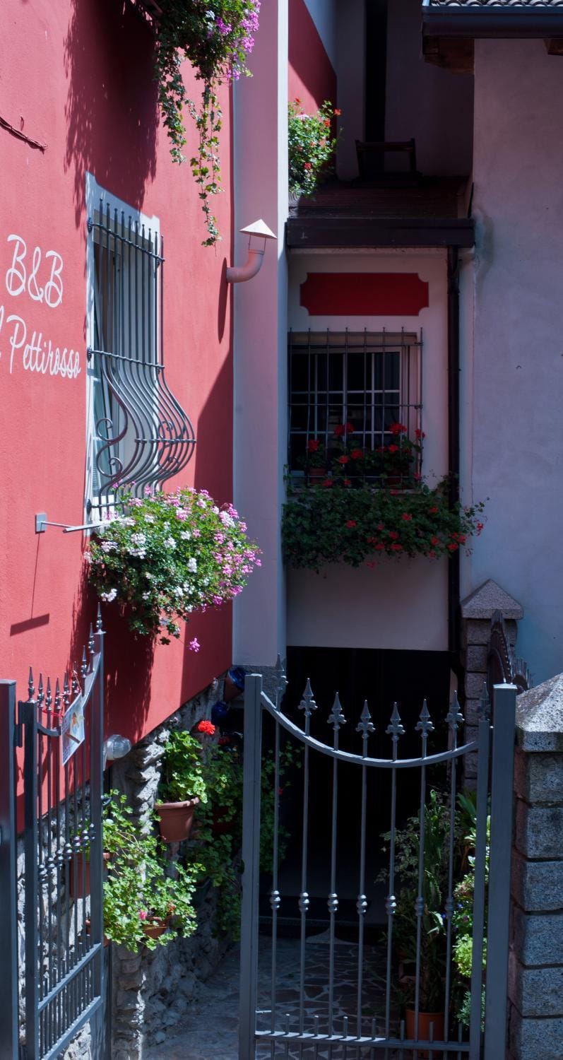 Property building, Facade/entrance, Decorative detail