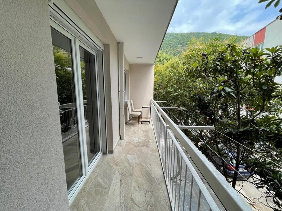 Balcony/Terrace, Mountain view