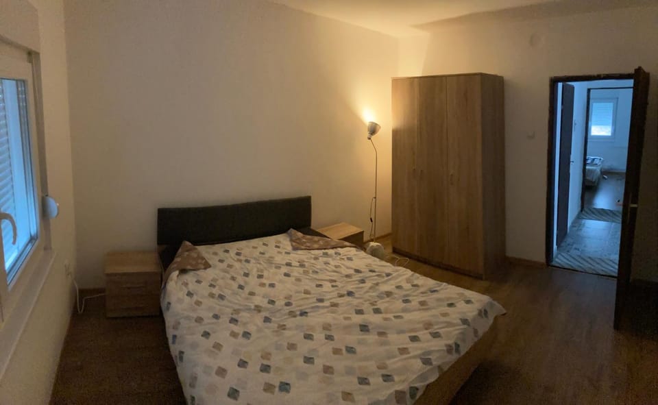 Bed, Photo of the whole room, Bedroom, wardrobe, air conditioner