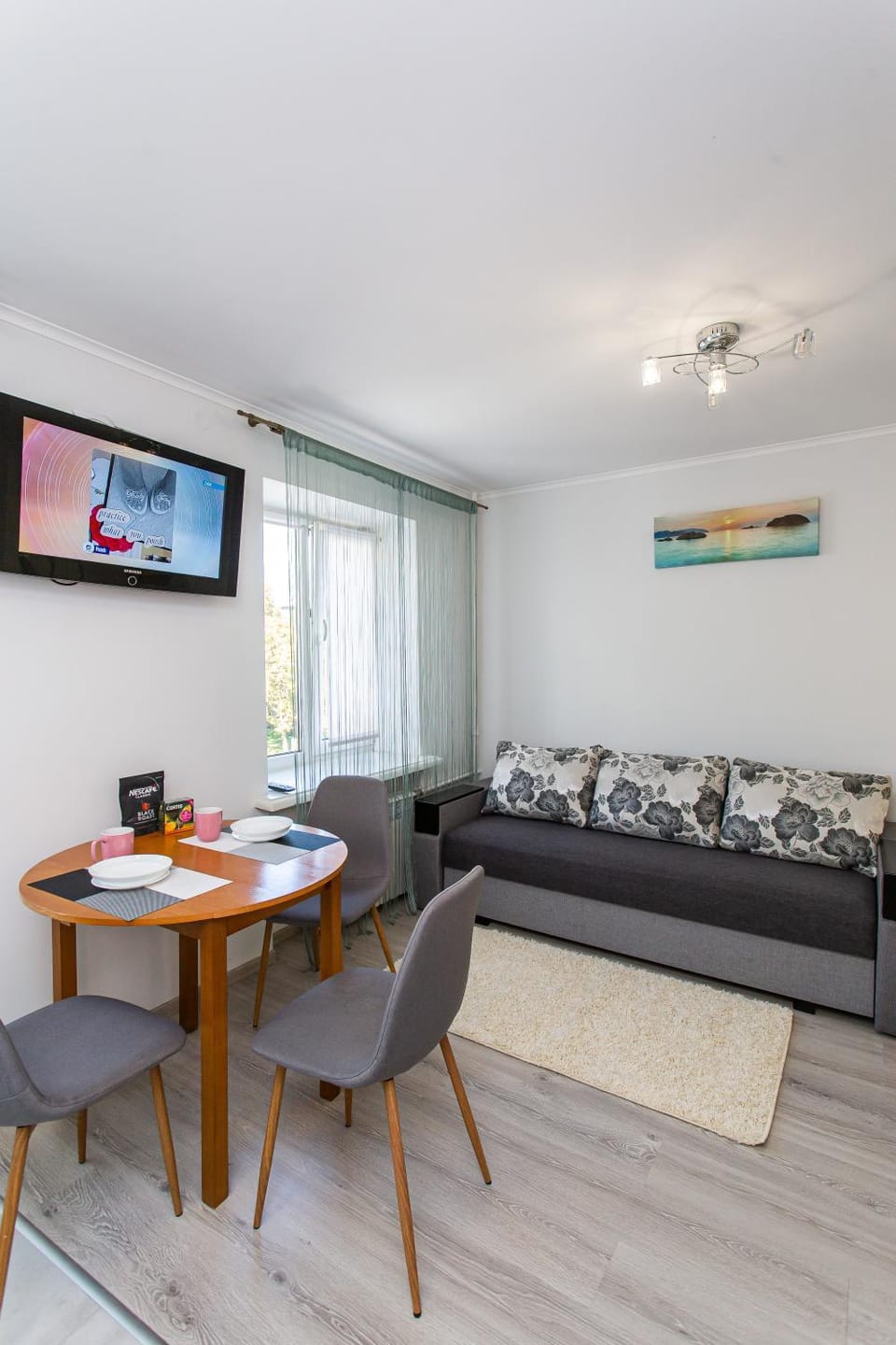 TV and multimedia, Seating area, Dining area