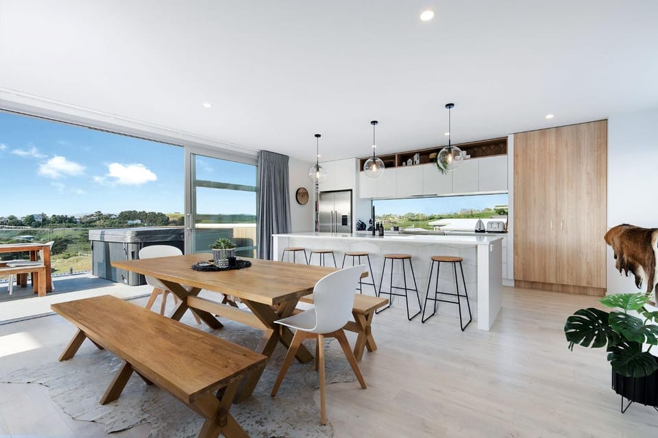 Hillside Haven House in Raglan