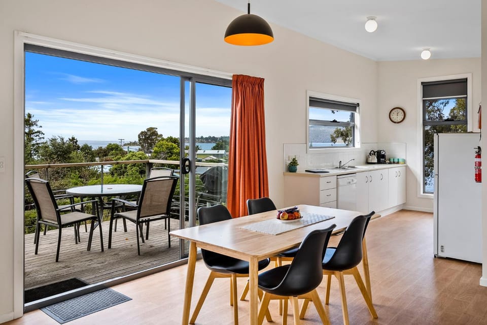 Sunrise Cottage- Dover Tasmania Apartment in Dover