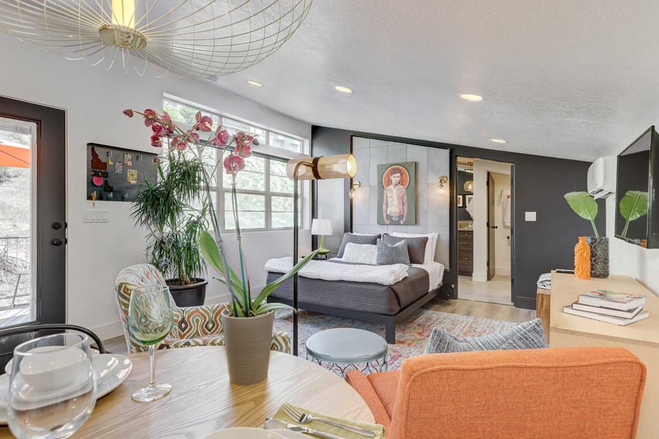Stylish & Modern Boise Studio w/ Foothills Views! Apartment in Garden City