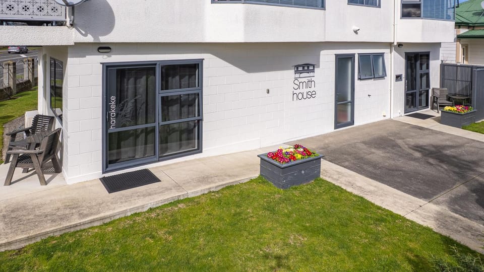 Property building, Facade/entrance