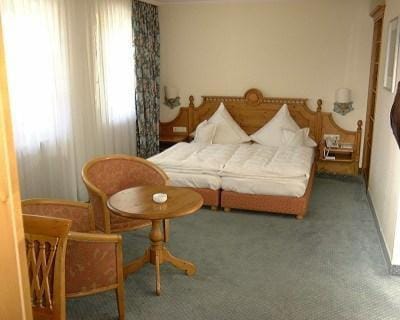 Bed, Seating area