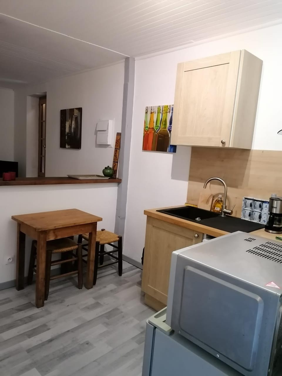 Kitchen or kitchenette