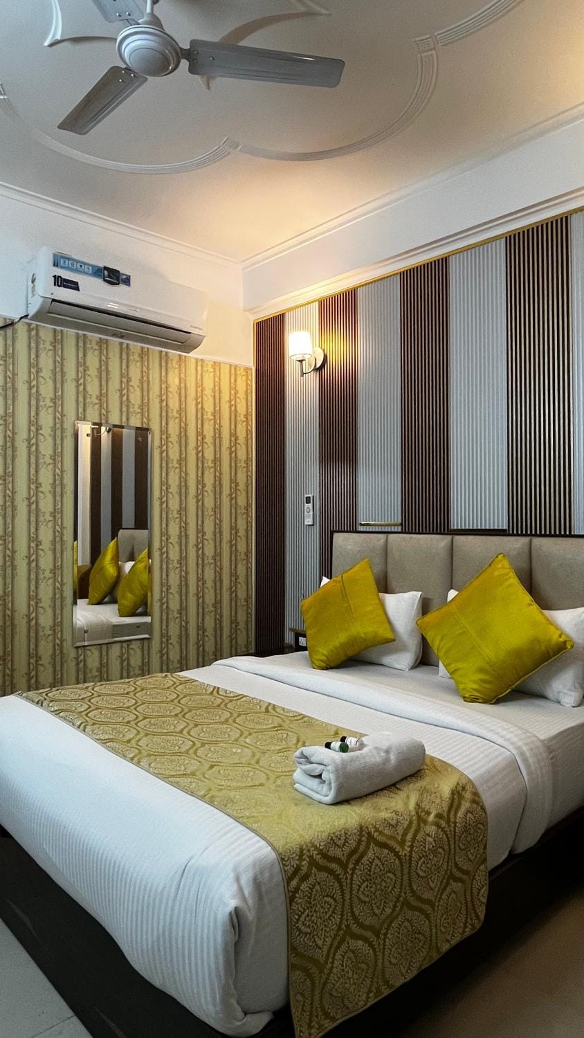 Bed, Bedroom, air conditioner