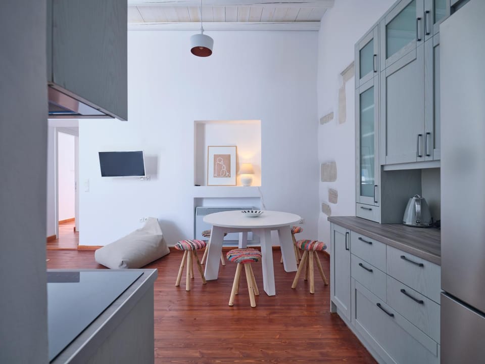 Seating area, Dining area