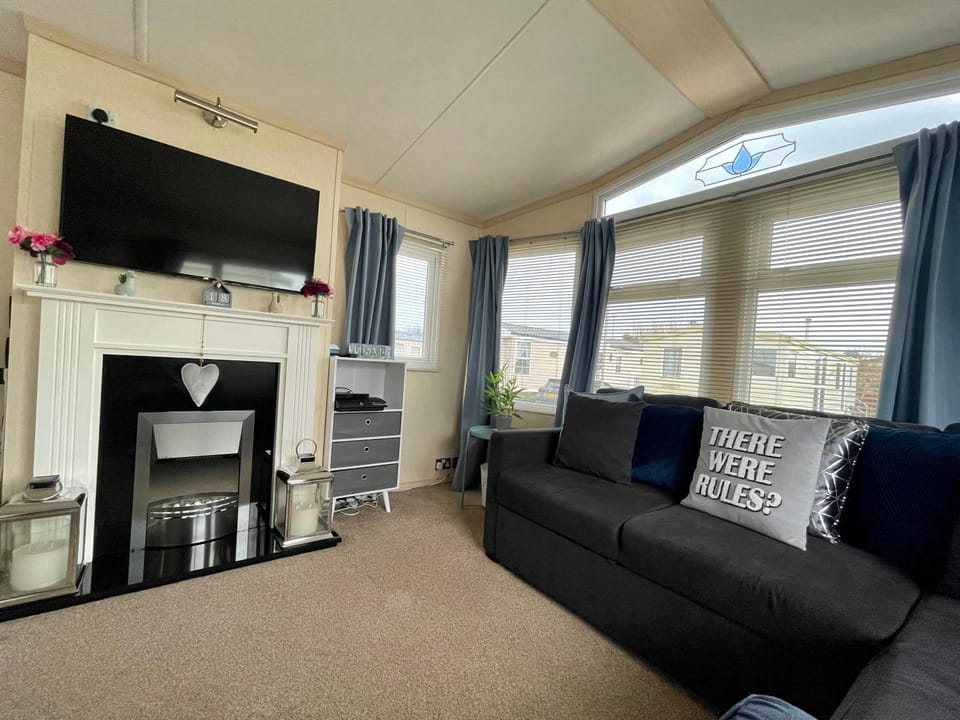 Modern Holiday Home #Skipsea Sands Static Hire House in England