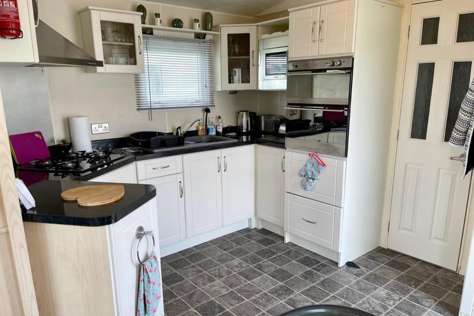 Modern Holiday Home #Skipsea Sands Static Hire House in England