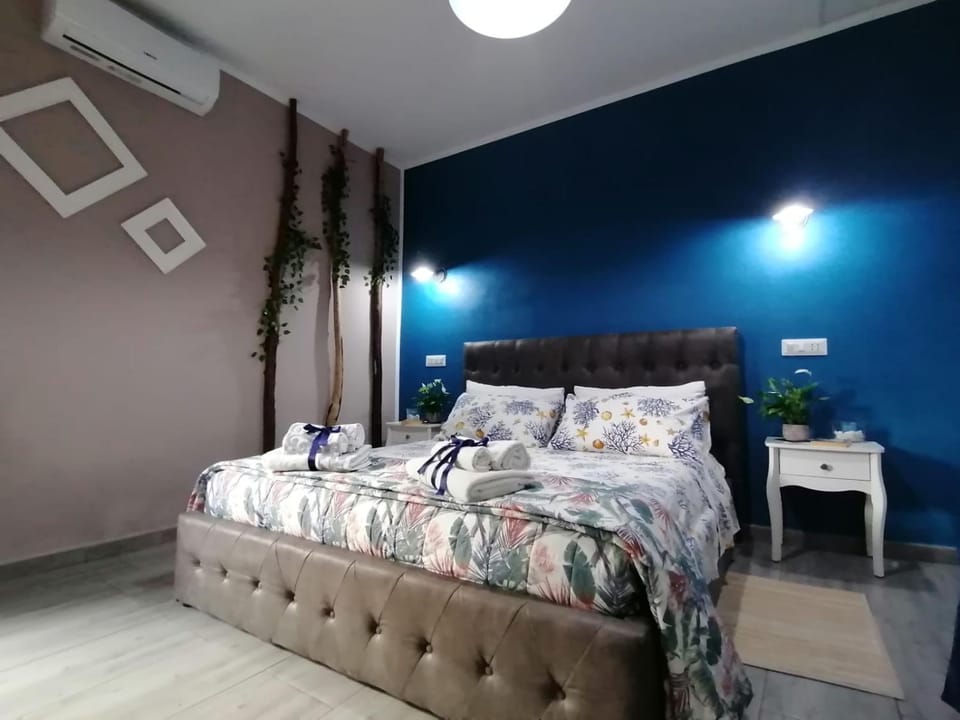 Bed, Bedroom, air conditioner