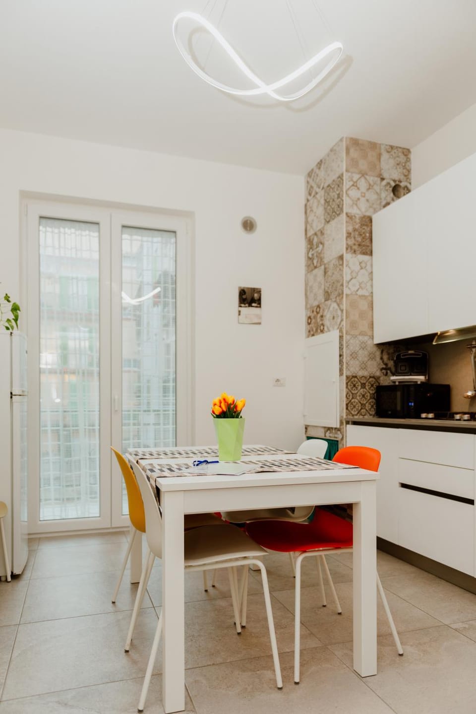 minibar, kitchen